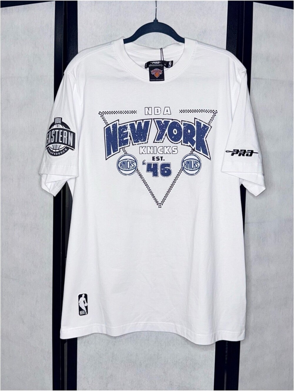 Pro Standard NBA New York Knicks White T-Shirt Men’s XL NWT